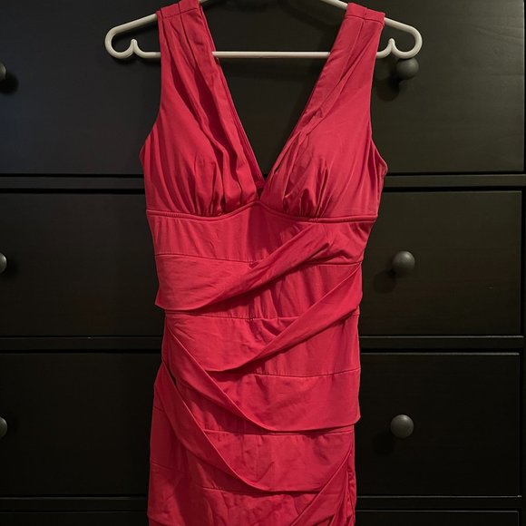 Women's Dress From LE Chateau Hot Pink - Picture 1 of 8